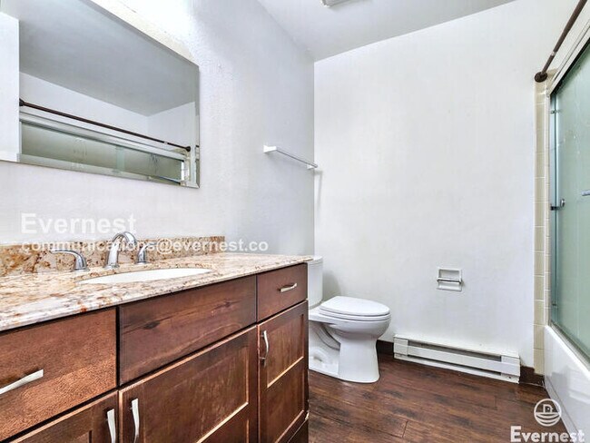 Building Photo - 811 S Rifle Way