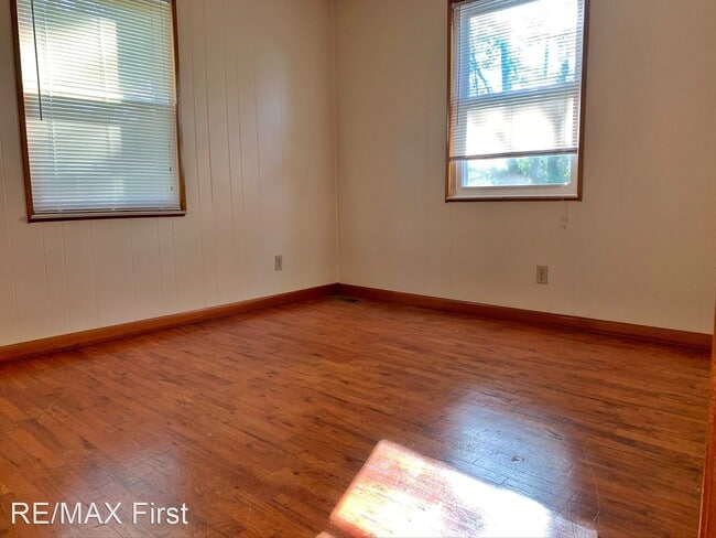 Building Photo - 3 br, 1 bath House - 870 Gilbert St.