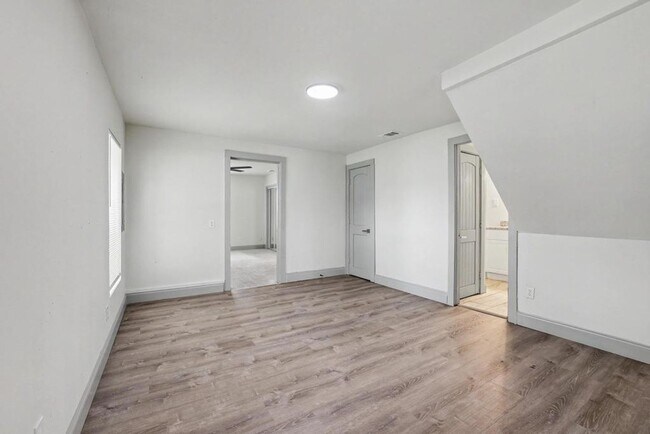 Building Photo - Beautifully Remodeled Home for Rent – Plenty of Space Inside & Out!