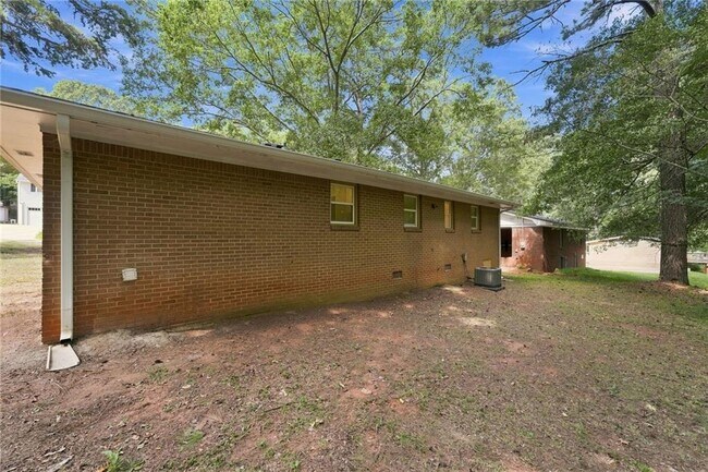 Building Photo - 515 Landers St