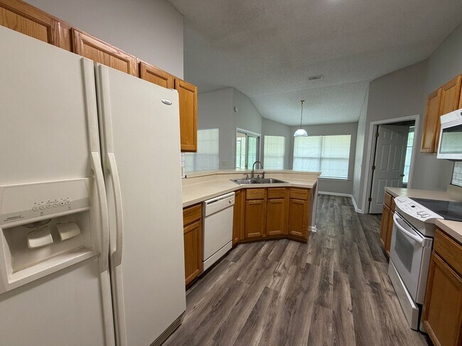 Building Photo - 401 Wild Grape Dr