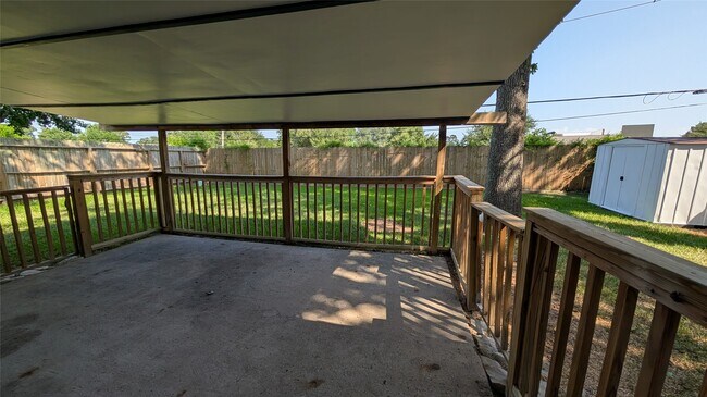 Building Photo - 10710 Ambergate Dr
