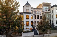 Building Photo - 2460 Ontario Rd NW