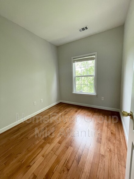 Building Photo - 42570 Magellan Square