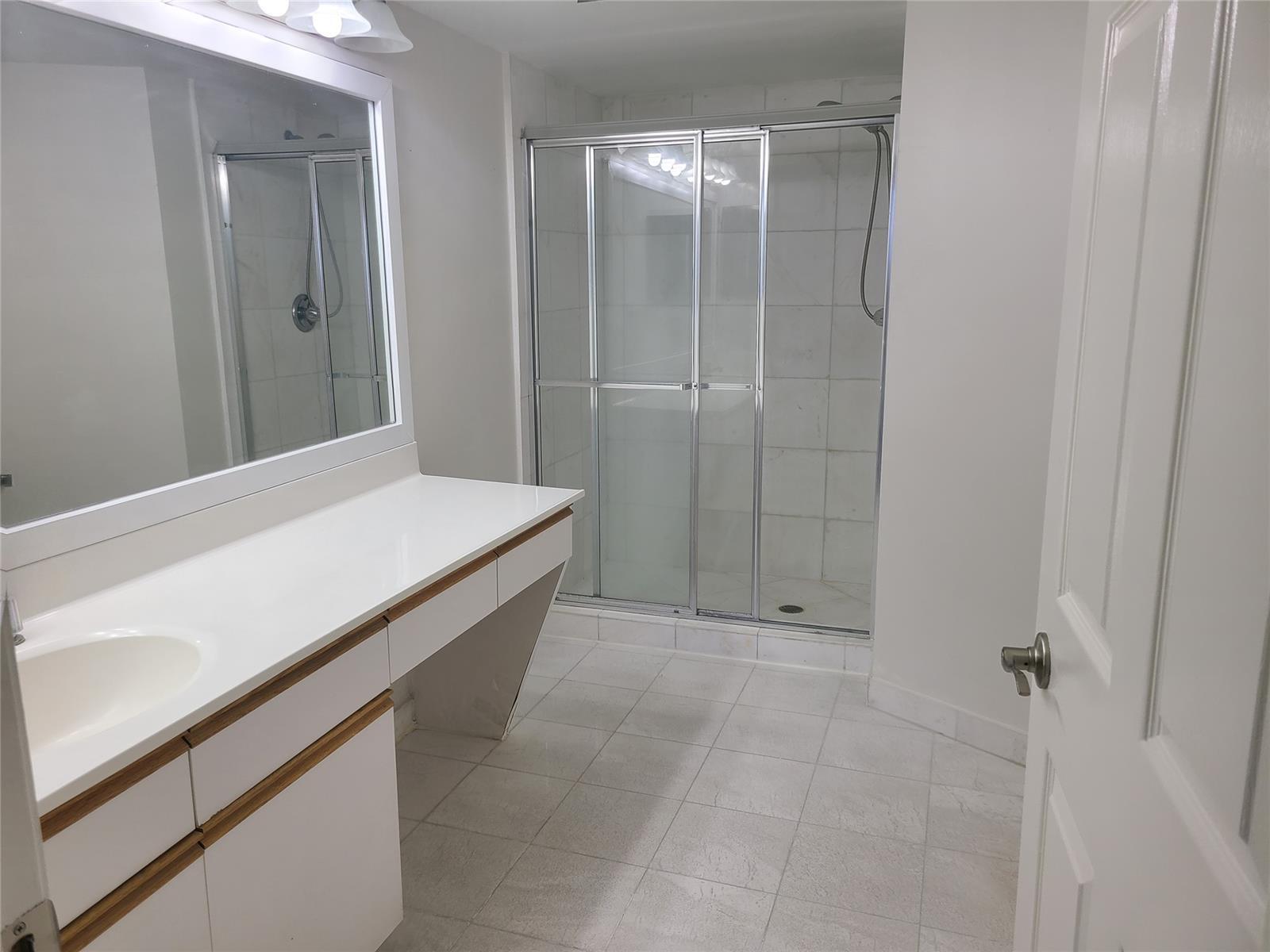 Building Photo - 3530 Mystic Pointe Dr