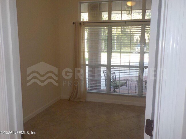 Building Photo - 1761 Oak Grove Dr S