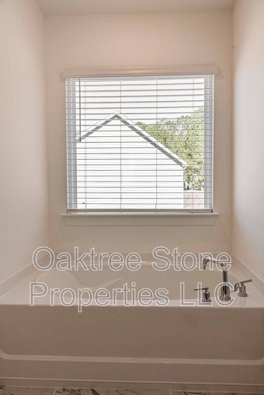 Building Photo - 3378 Skyland Dr
