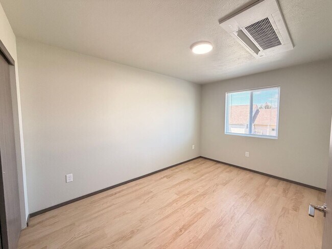 Building Photo - 4468 W 30th Ave