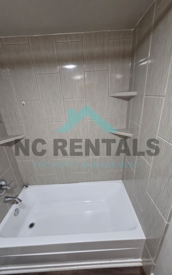 Building Photo - 714 Dillard St