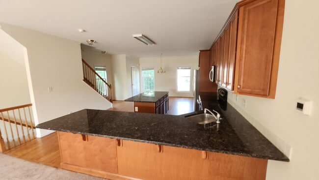 Building Photo - Spacious, Large, Luxury 3 Bedroom End - Unit Townhouse in Hockessin, Delaware