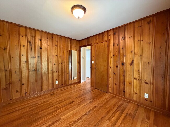 Building Photo - 117 Benton Dr NW