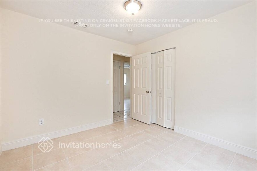 Building Photo - 11835 SW 119th Pl Rd