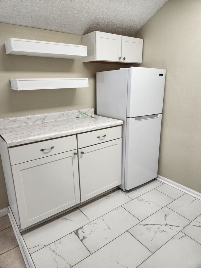 Building Photo - 201 Kinkaid St