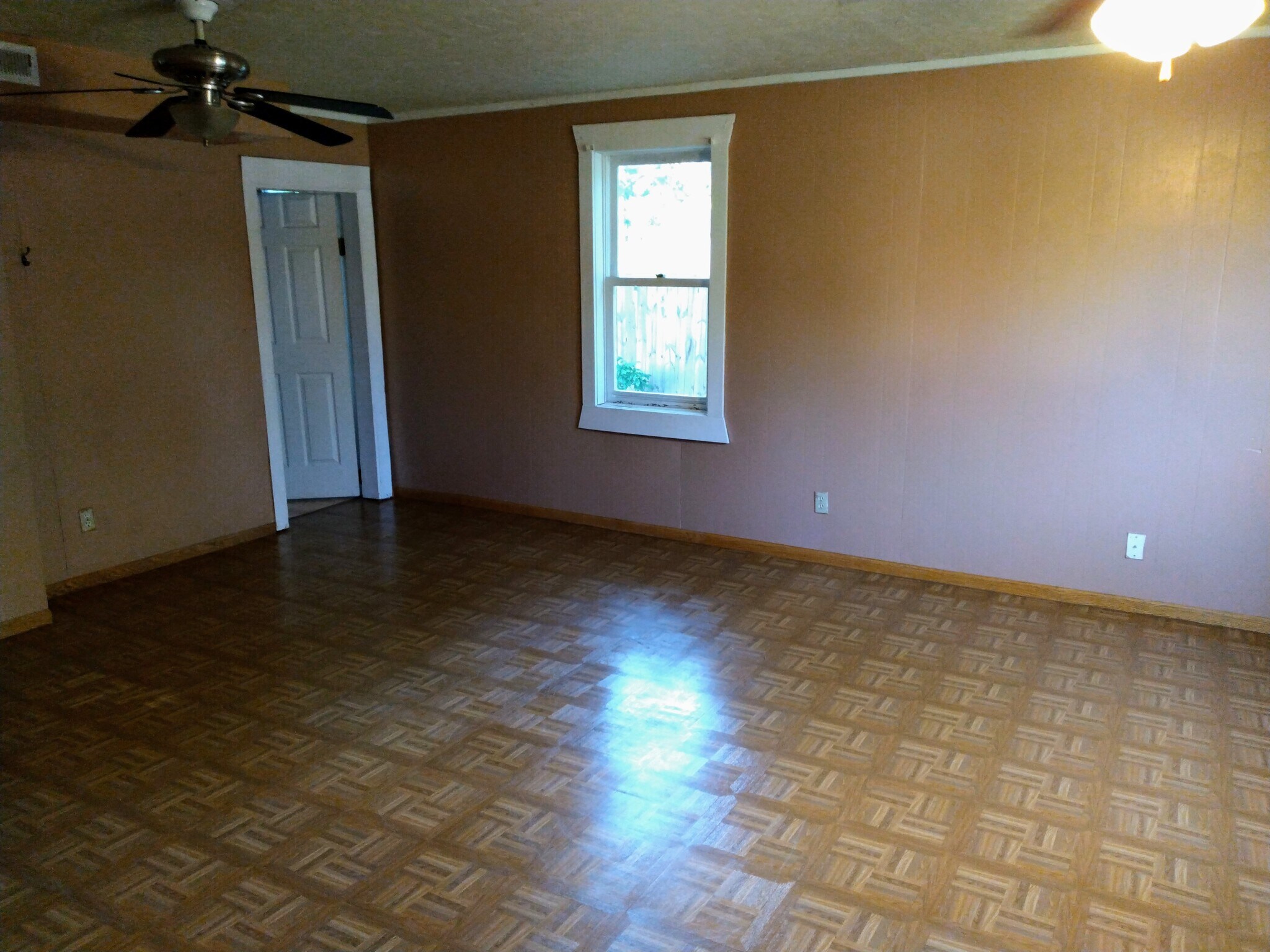 2ND BEDROOM OFF LIVING ROOM. - 1324 M St NE