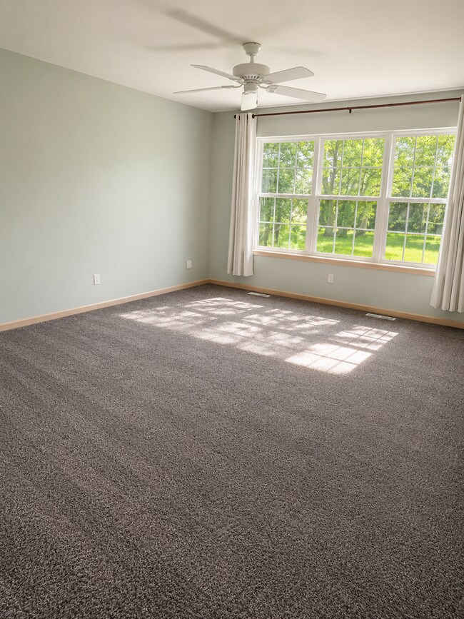 Building Photo - Welcome home to this spacious 2-bedroom, 2-bathroom rental