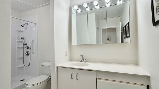 Building Photo - 1302 Capella S