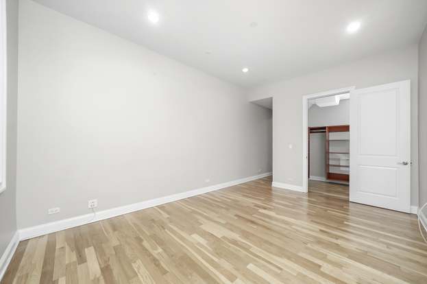 Building Photo - 5010 W Lawrence Ave