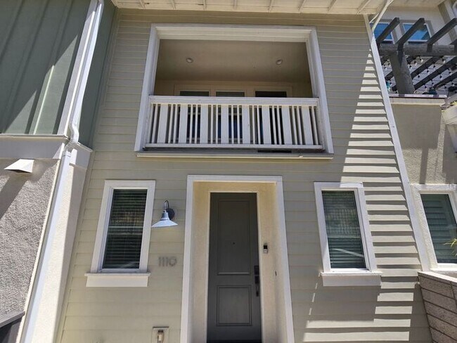 Building Photo - Modern Oceanside Home with Spacious Layout in a Desirable Community