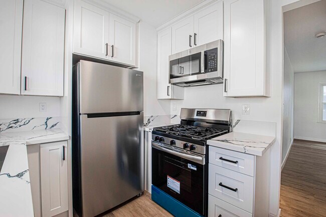 Building Photo - 8748.5 Belford Ave