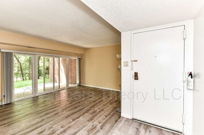 Building Photo - 11831 Shire Ct