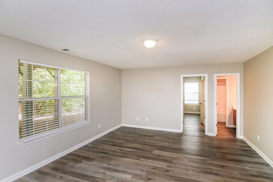 Building Photo - 1020 Crest Ridge Pl SW