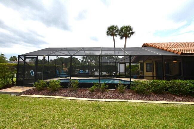 Building Photo - Absolutely adorable 3 bedrooms 2 bath Cana...