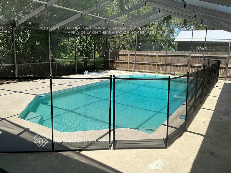 Building Photo - 7210 Meadowbrook Dr