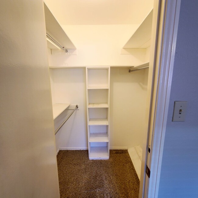 Building Photo - Spacious 2-Bedroom, 2-Bath Condo near SMU ...
