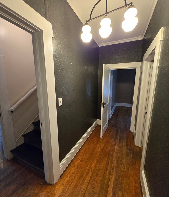 Building Photo - 808 Highland Ave