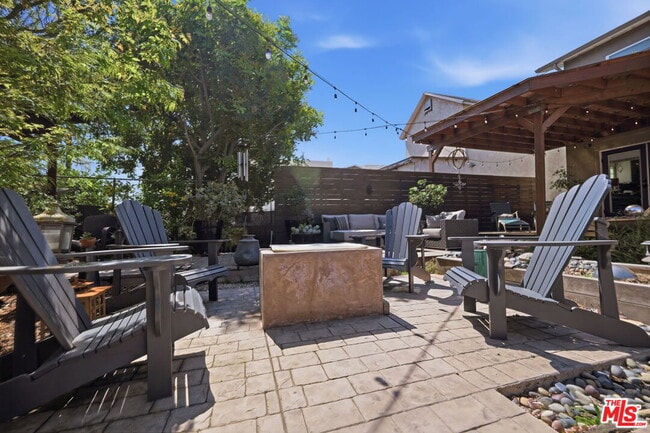 Building Photo - 340 N La Fayette Park Pl