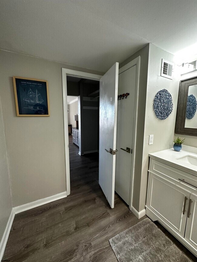 Building Photo - 1101 E Brigantine Ave