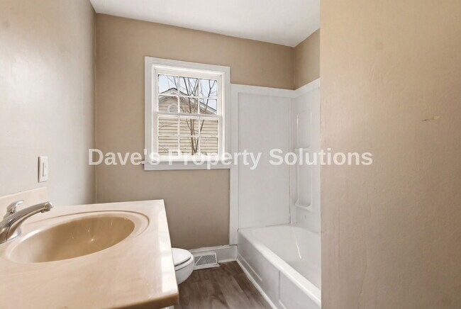 Building Photo - 829 W Terrell St