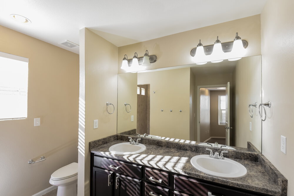 Building Photo - 10558 Worchester St