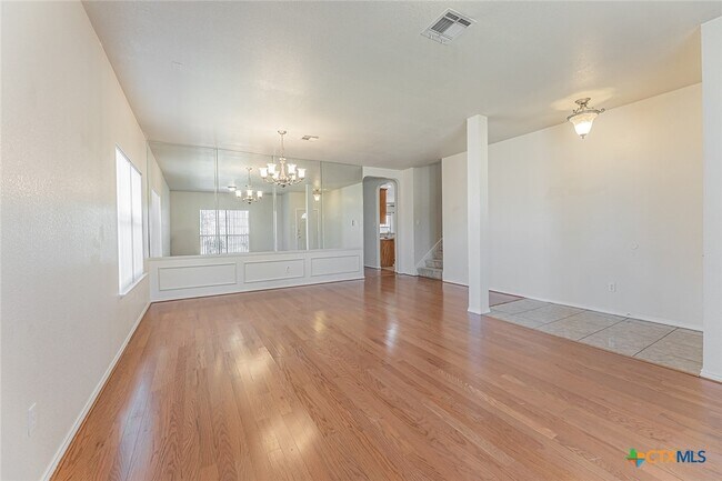 Building Photo - 514 Prospector Trl