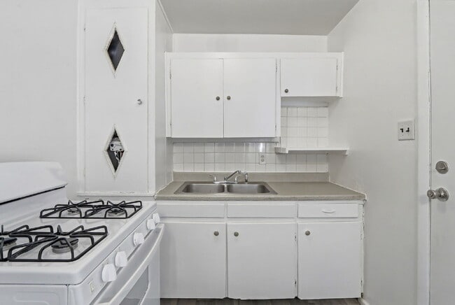 Building Photo - Cozy 1 Bedroom close to Fort Bliss