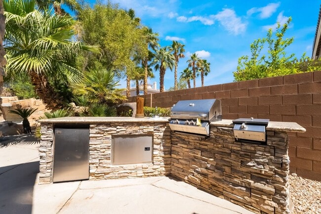 Building Photo - Beautiful Three Story, Five Bedroom Home with Lagoon Style Pool and Spa