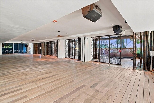 Building Photo - 6801 Collins Ave