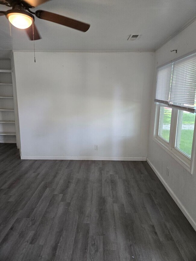 Building Photo - 1510 W Lynn St