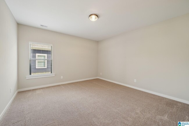Building Photo - 152 Kings Wy