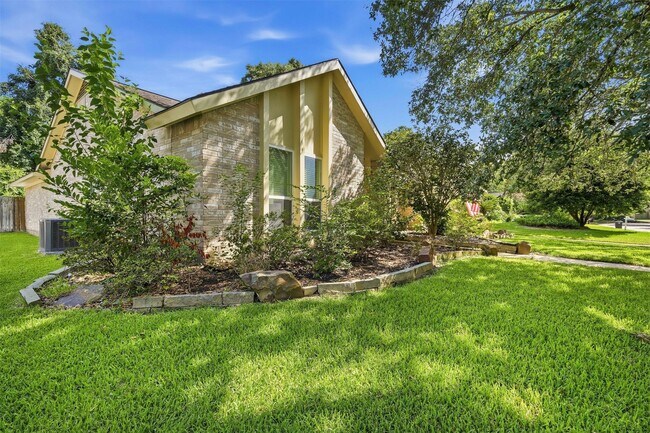 Building Photo - 3807 Glenwood Springs Dr