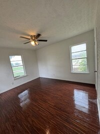 Building Photo - 2309 Meadow Ln