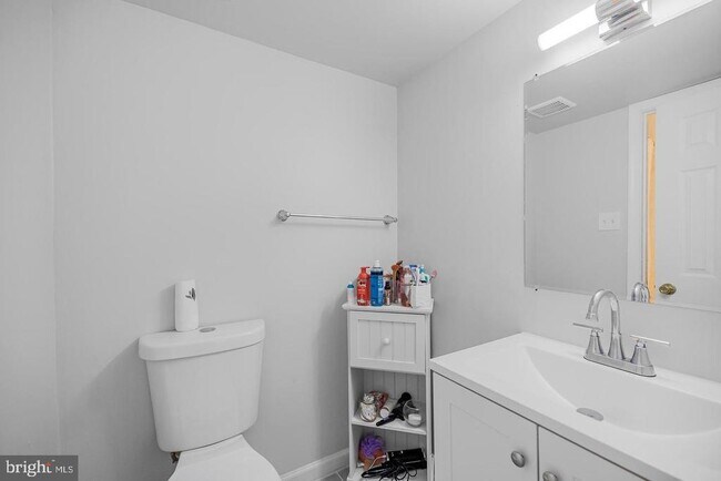 Building Photo - 3808 Laramie Pl