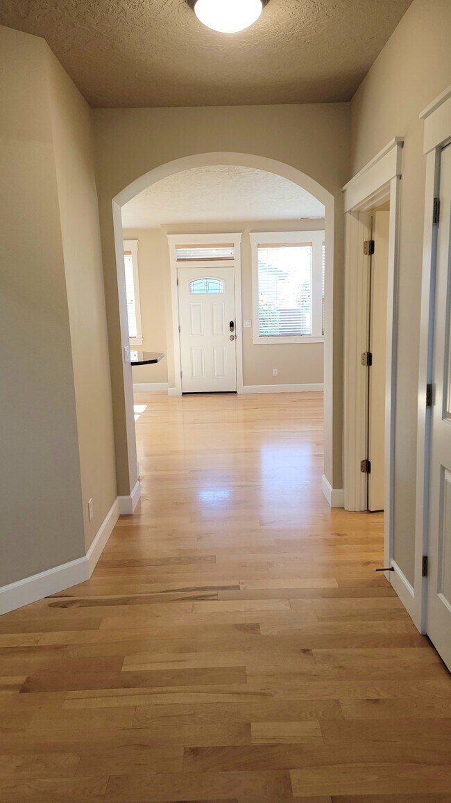 Building Photo - 3993 N Heritage View Ave