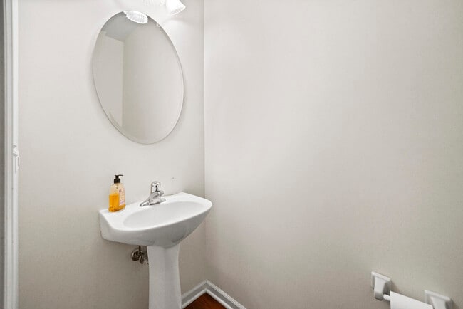 Building Photo - 10 Carrington Cir