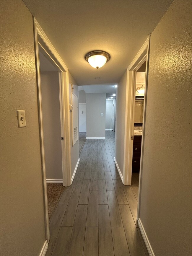Building Photo - 3300 Pebblebrook Dr