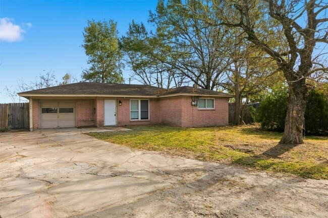 Building Photo - 344 Pennington Dr