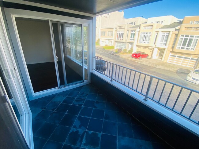 Building Photo - EPIC REA, INC.- Beautiful Noe Valley Remod...