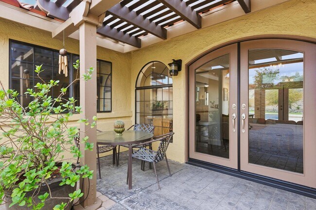 Building Photo - 10 Venus Dr