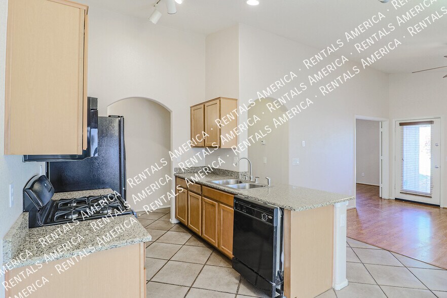 Building Photo - 16070 W Kendall St