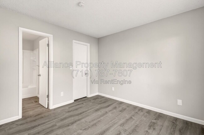 Building Photo - 2460 E Willamette Ave